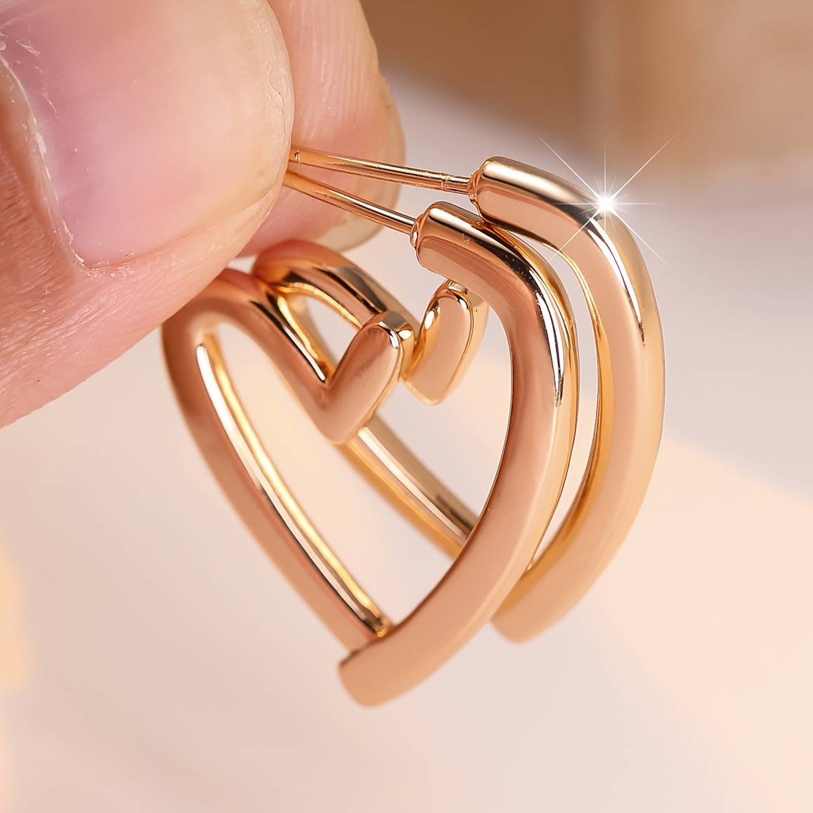 Heart-shaped Women's Stud Earrings, Elegant and Versatile